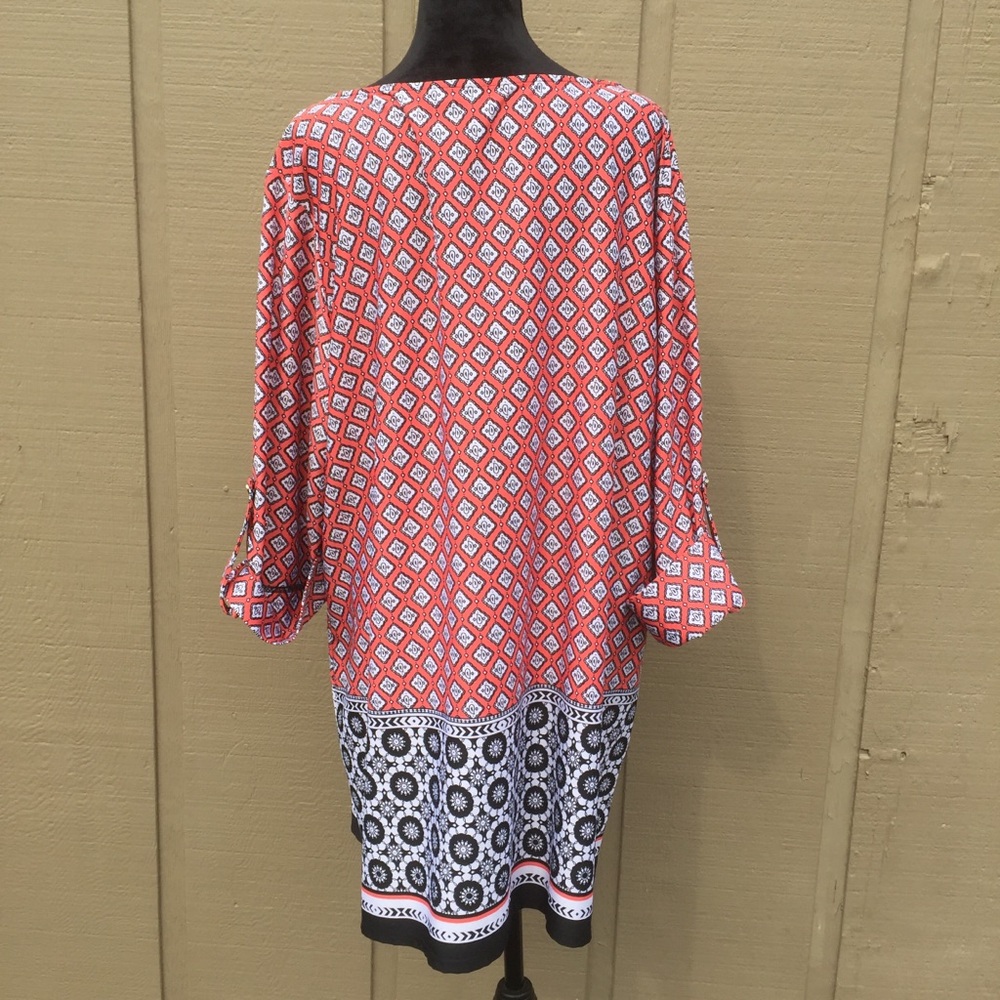 New Directions Abstract Design Tunic Blouse - Picture 4 of 11